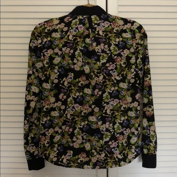 Top - Picture 5 of 6